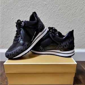 *NEW* Michael Kors designer tennis shoes